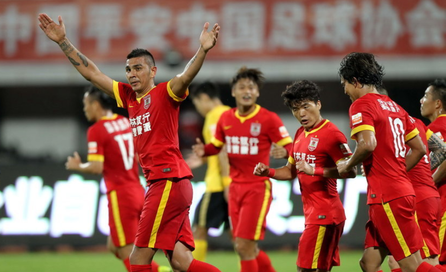 关于长春亚泰客场大捷，继续保持不败纪录的信息