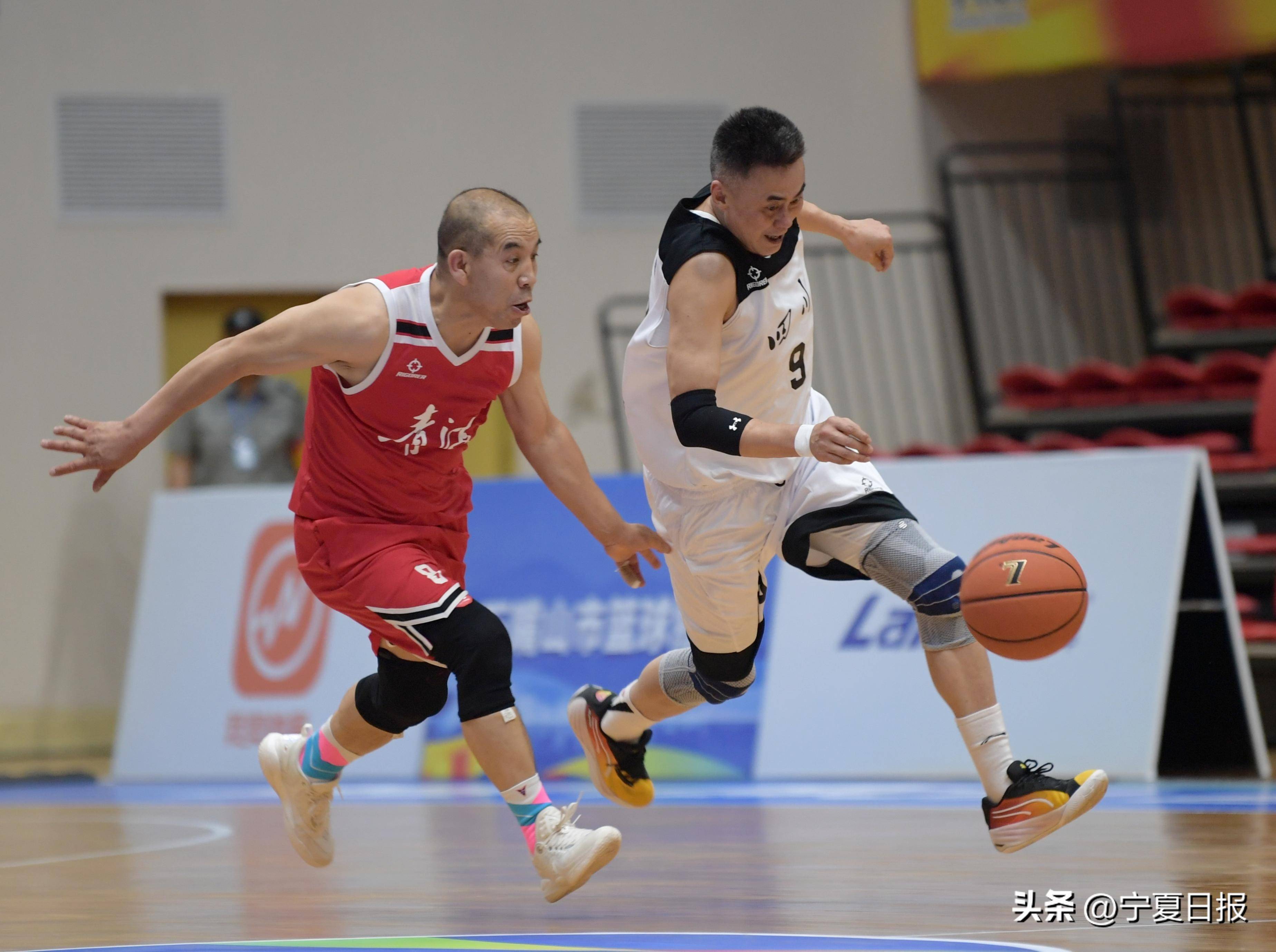 中国篮球联赛劲爆进行中，球迷热情高涨的简单介绍